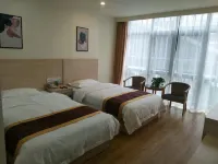 Fengyang Qianzhen Construction Hotel Hotels in Fengyang