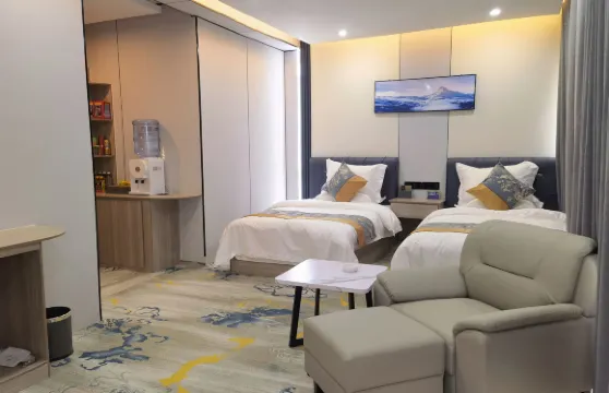 甘德崗仁波大酒店