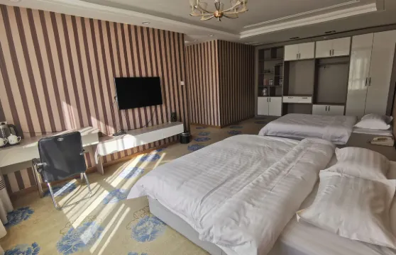 扎魯特旗誠益商務賓館