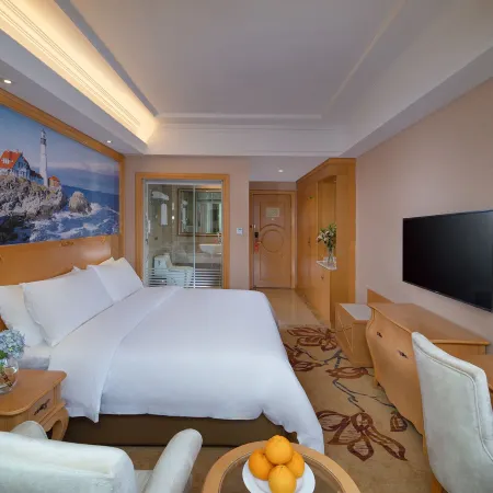 Vienna Hotel (Qianlingshan Park West Yan'an Road Metro Station) Отели рядом с достопримечательностью «Парк Киялинг»