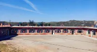Hongyunlai Farmhouse - parking