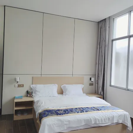 Napo Yiju Business Hotel