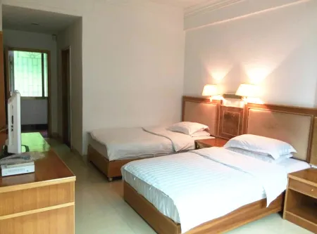 Hongda Hostel Отели рядом с достопримечательностью «Golden Rooster Ridge»