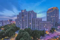 Four Points by Sheraton Luohe Hotels near Huanghe Square
