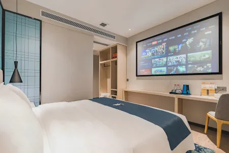 Yishang Hotel (Haiya Binfencheng Lingzhi Subway Station)