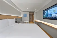 JI Hotel (Chongqing People's Square Area Niujiaotu Metro Station) Hotel di People's Square Area