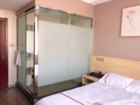 Haowangyuan Hotel, Lijiang River