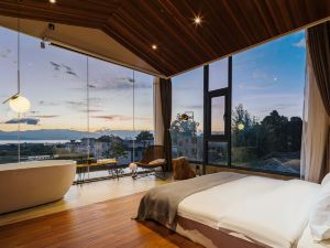 Yunjun Sea-view Design Apartment