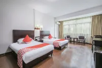 Jinqiao Business Hotel
