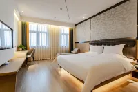 Berlin Mountain View Hotel