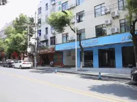 Jinhong Hotel Hotels in Xingan