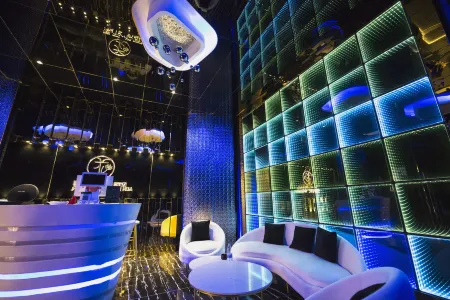 Fanhua Lichi Qingshe Guesthouse Отели в г. Яньань