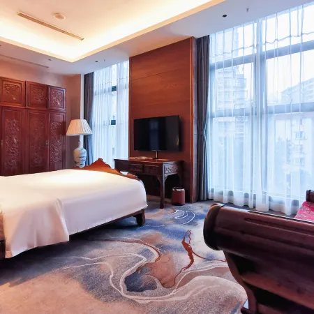 Taoran Zhongzhou Guobin Hotel
