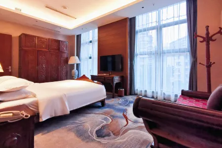 Taoran Zhongzhou Guobin Hotel Отели рядом с достопримечательностью «Zhongzhou Old Street»