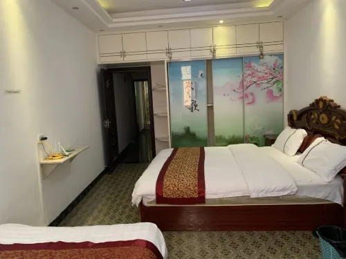 Zhenxiong Yayi Hotel
