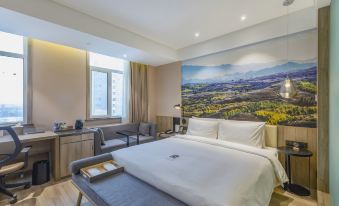 Atour Hotel (Zhangjiakou High-speed Rail Station) - Housity