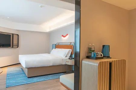 Echarm Hotel (Panzhihua District Yinjianghu Park)