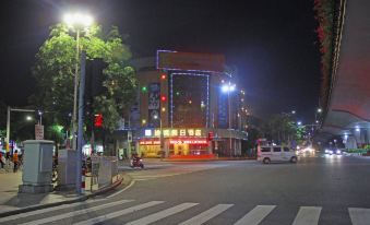 Holiday Inn Tuwo (Zhongshan Dongsheng Yijia Yiyi Shopping Plaza)
