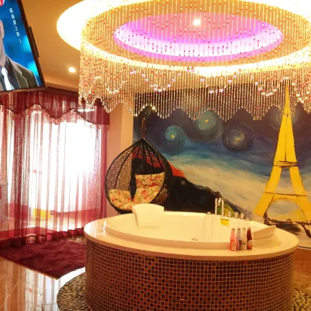 Daye Sanbaoluo Fashion Hotel