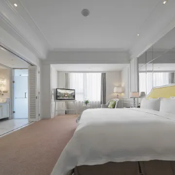 Gallery. F Hotel