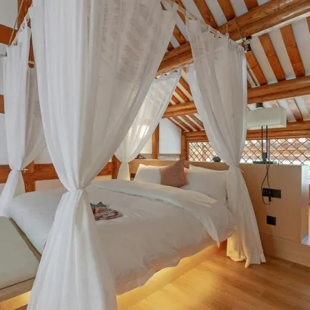 Huajian Guanshanyue Hotel