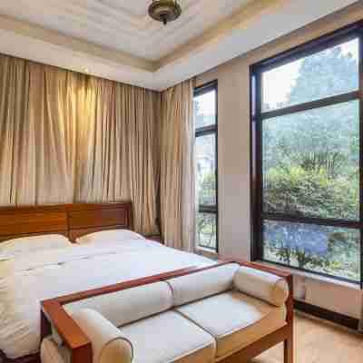 信陽雞公山依雲森林温泉酒店 Rooms