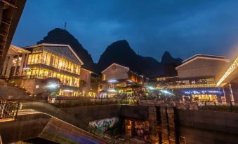 Floral Hotel·Puyue Creek Homestay (Yangshuo West Street Lijiang Branch)