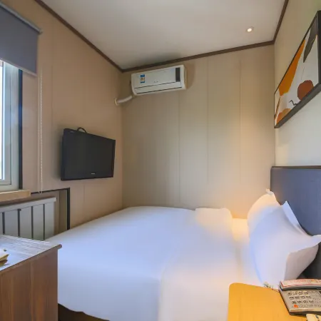 ​Xinqi Chain Hotel (Cangzhou Huanghe West Road Fifth Middle School Branch)​