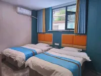 six luck hotel - pemandangan pegunungan