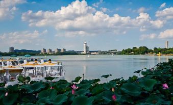 Qingmu Hotel (Nanjing Jiangdongbei Road Provincial Maternity and Child Health Care Hospital Shop)