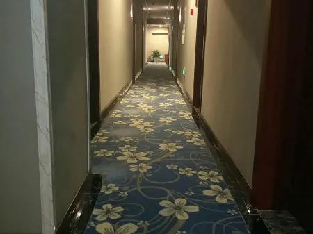 Shizhu Lianyi Business Hotel