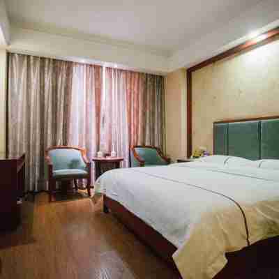 Huasheng Hotel Rooms