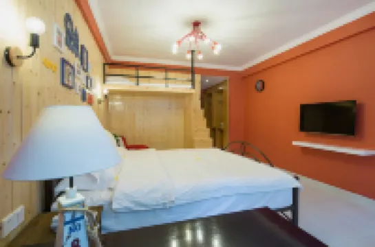 三亞夏末花開民宿（大東海店）