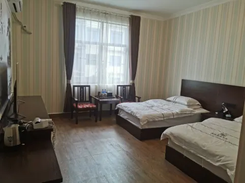 Jinggu Hongbin Business Hotel