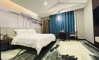 Fengshe Light Luxury Hotel (Shangcai Caiming Park Scenic Area Branch)