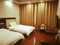 Golden Coast Hotel