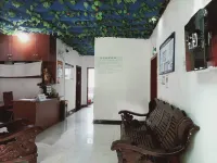 Yilong Wanhe Hotel - 2 stelle