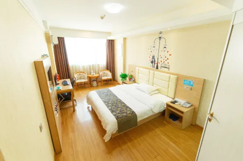 Jinding Hotel (Nanyang Railway Station Bus Station)