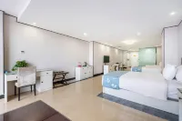 Pudong Holiday Hotel