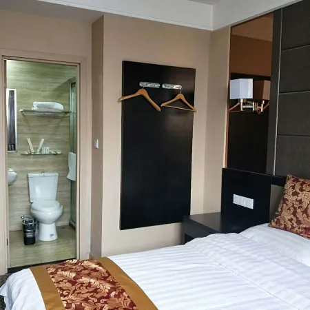 Yibin Business Hotel