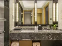 Shiyan Meisheng Holiday Hotel (Shanghai Road University Town) - Airport Shuttle