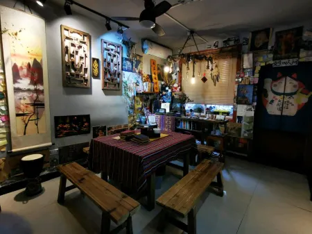 I am waiting for you in Guilin Youth Hostel (Liangjiang Sihu East-West Alley)
