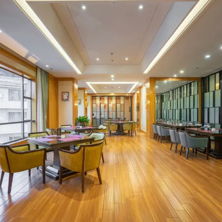 Grand Eton Hotel