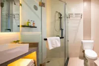 Qinyue Hotel (Zigong Lantern Park FanHua 1939 Shopping Plaza)