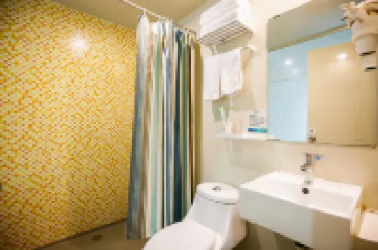 YIBAI HOTEL(Chengdu Chunxi Road store)