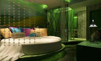Encounter Theme Hotel (Meicheng Garden)