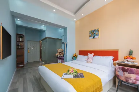 Hongdu Hotel (Kunming South High-speed Railway Station University Town) Отели рядом с достопримечательностью «Yunnan Minzu University (Yuhua Campus)»