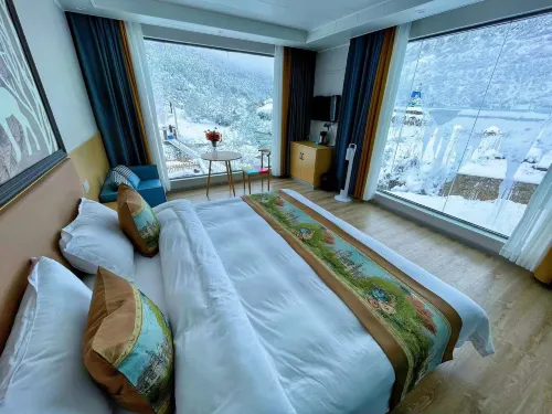Kangding Middle Ancient Hot Spring Inn