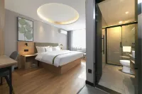 GreenTree Inn Business Hotel (Zhongxiang Zhongbai Plaza Bus Station Branch) - parking
