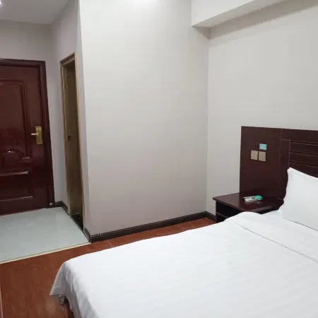 Yipai Chain Hotel (Qixian County Middle School Shop)
